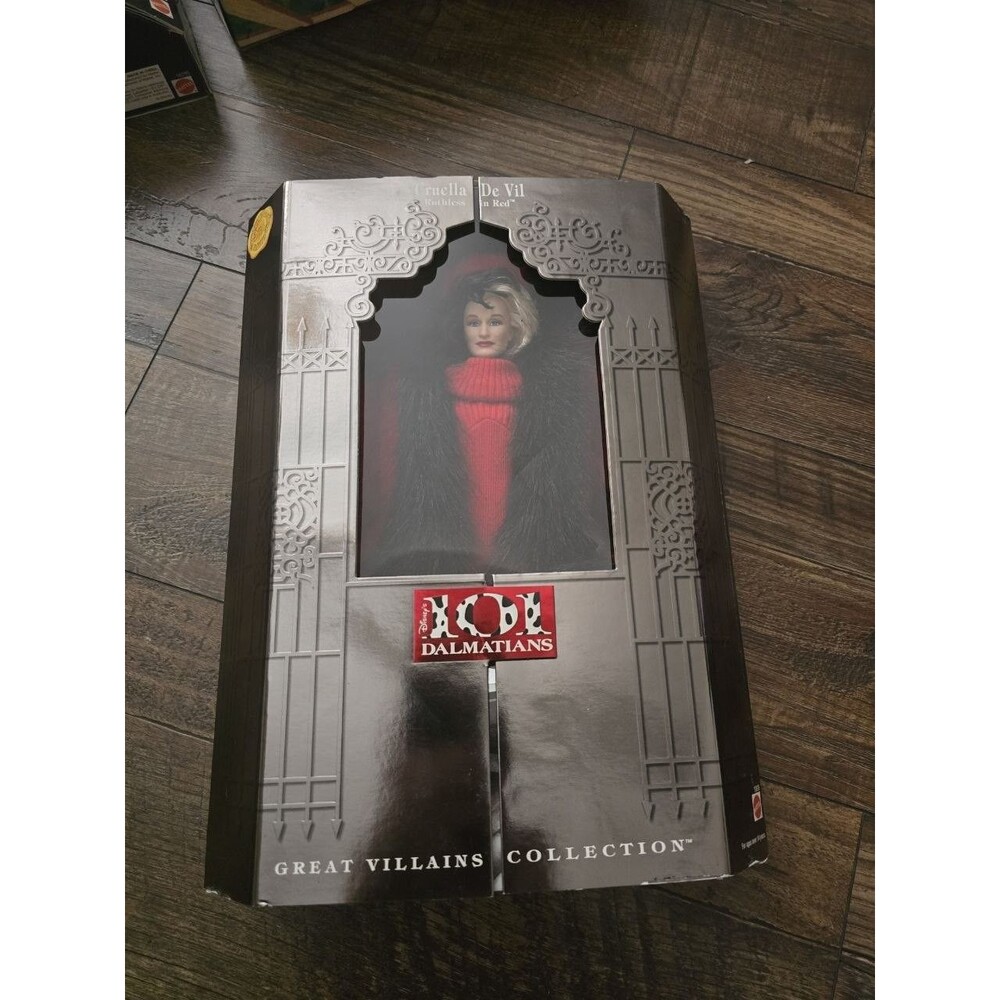 Cruella De Vil Ruthless in Red Doll Great Villains Collection Mattel 1997 17576